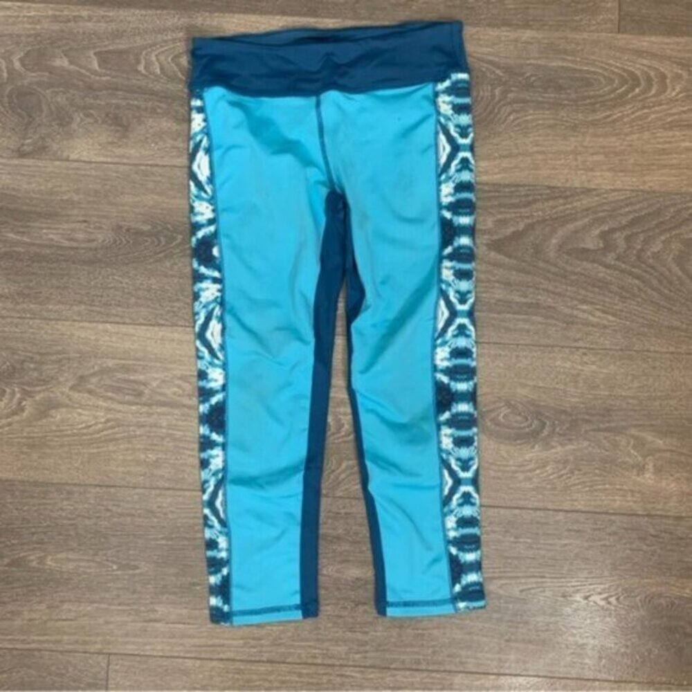 Forever 21 Women's Capri Legging Blue Small Crop Activewear Gym Workout Pilates